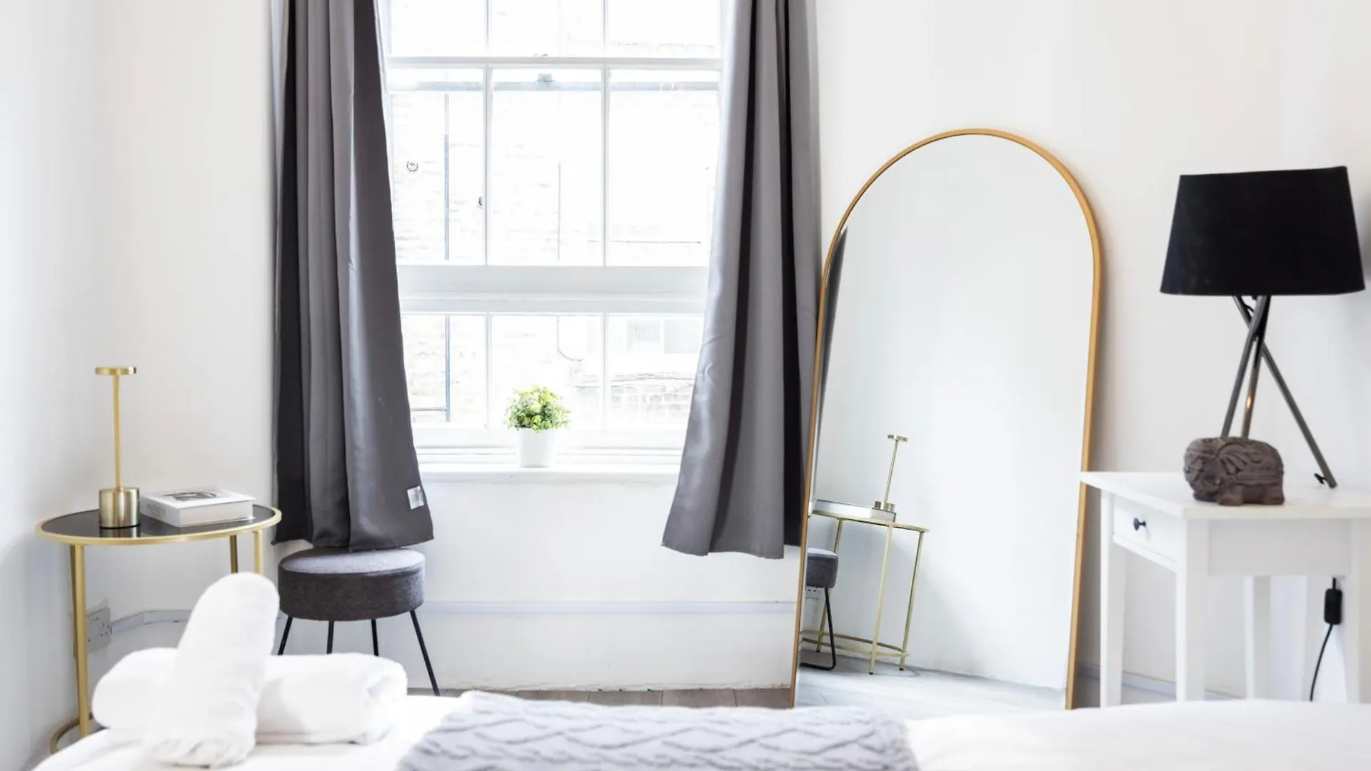 Cozy 2 Bedroom Near Old Street Station Londýn