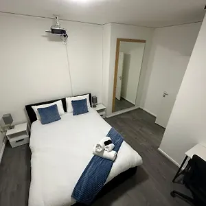 Unique Double Bedroom Apartment