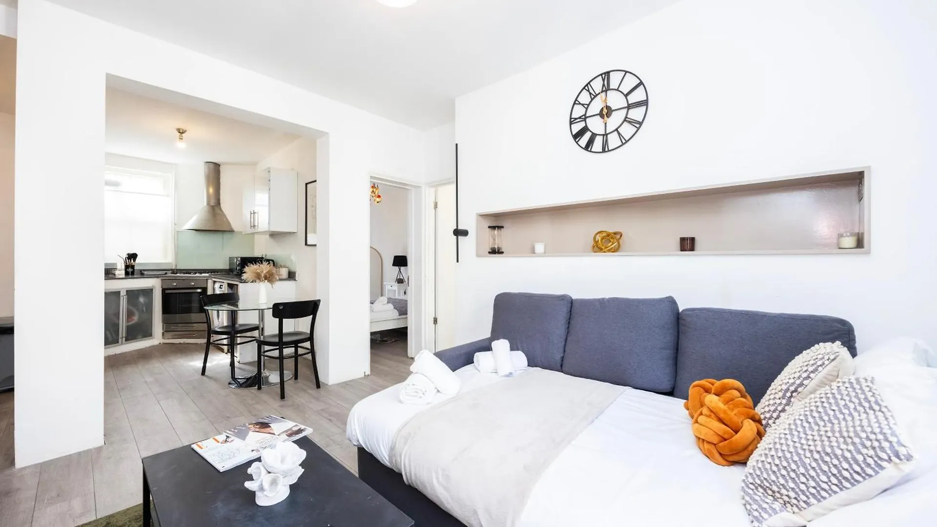 Cozy 2 Bedroom Near Old Street Station London 0*,